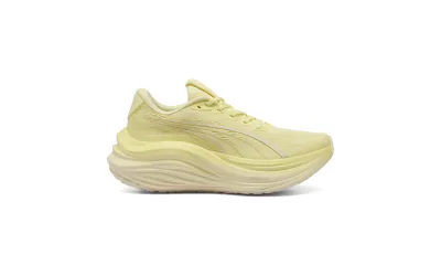 Жіночі кросівки Puma MAGMAX NITRO