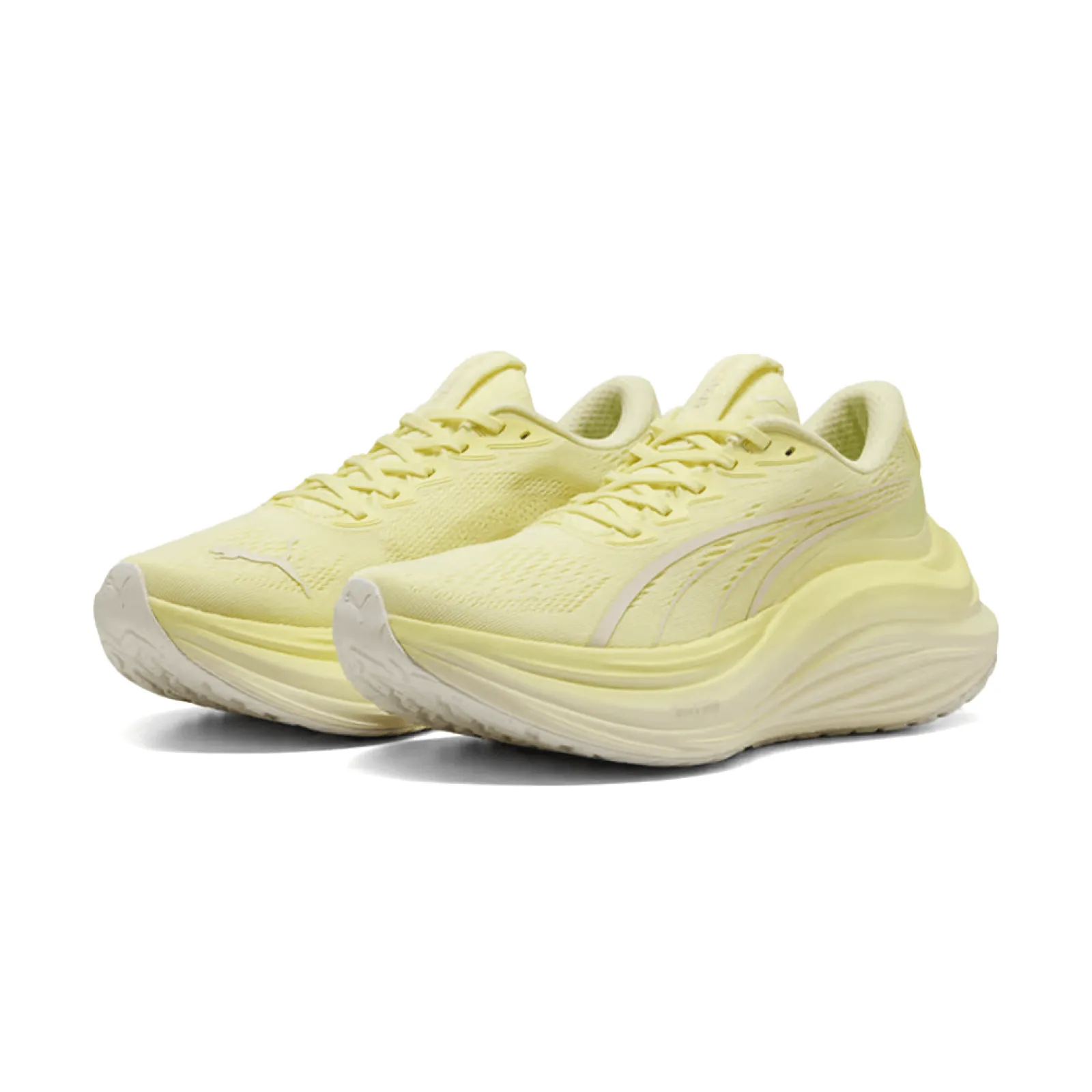 Жіночі кросівки Puma MAGMAX NITRO