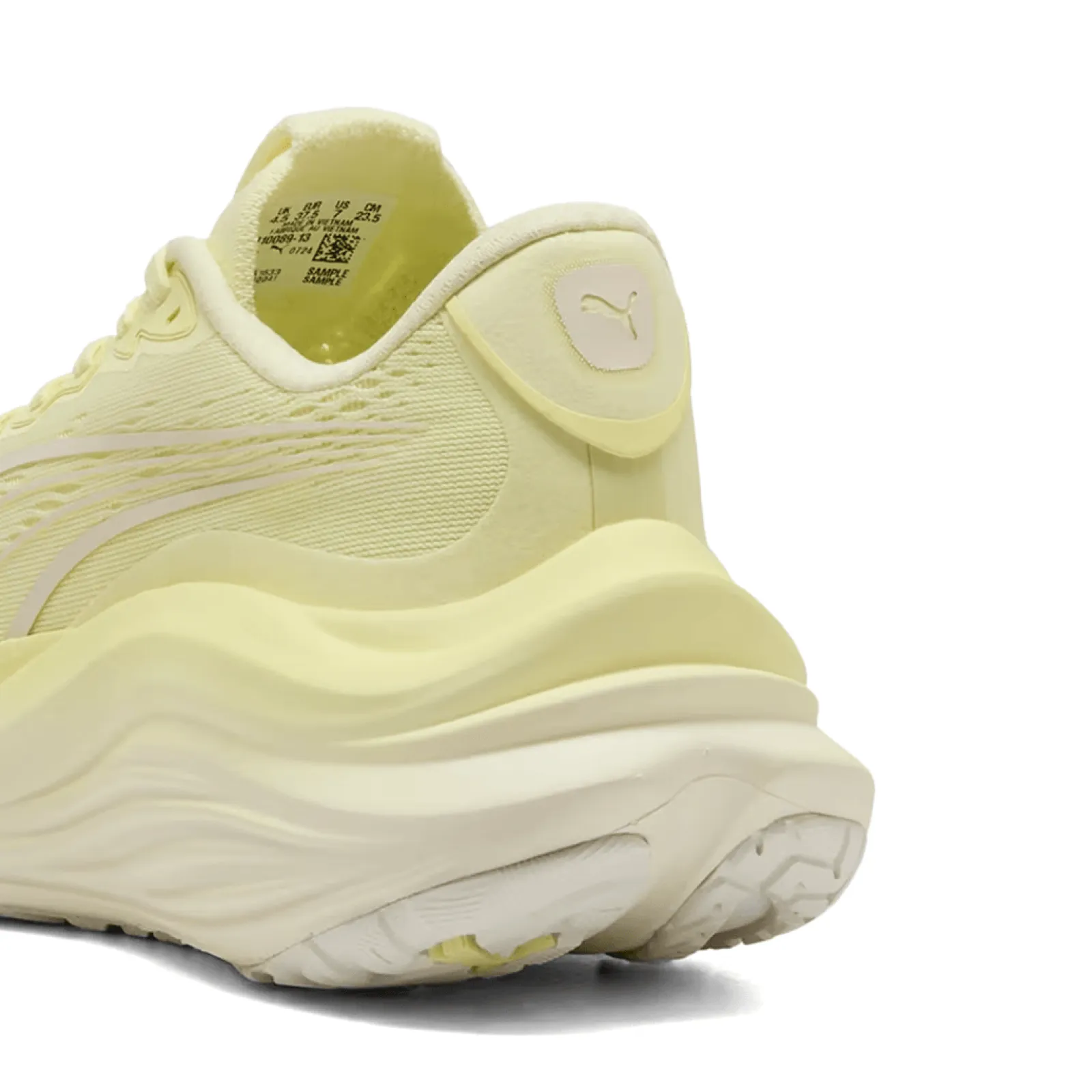 Жіночі кросівки Puma MAGMAX NITRO