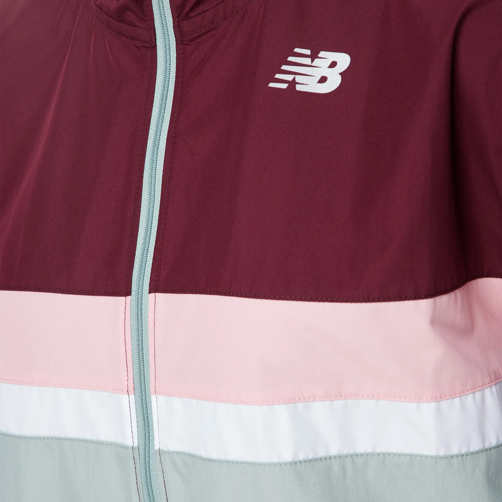Жіноча вітрівка New Balance ACCELERATE