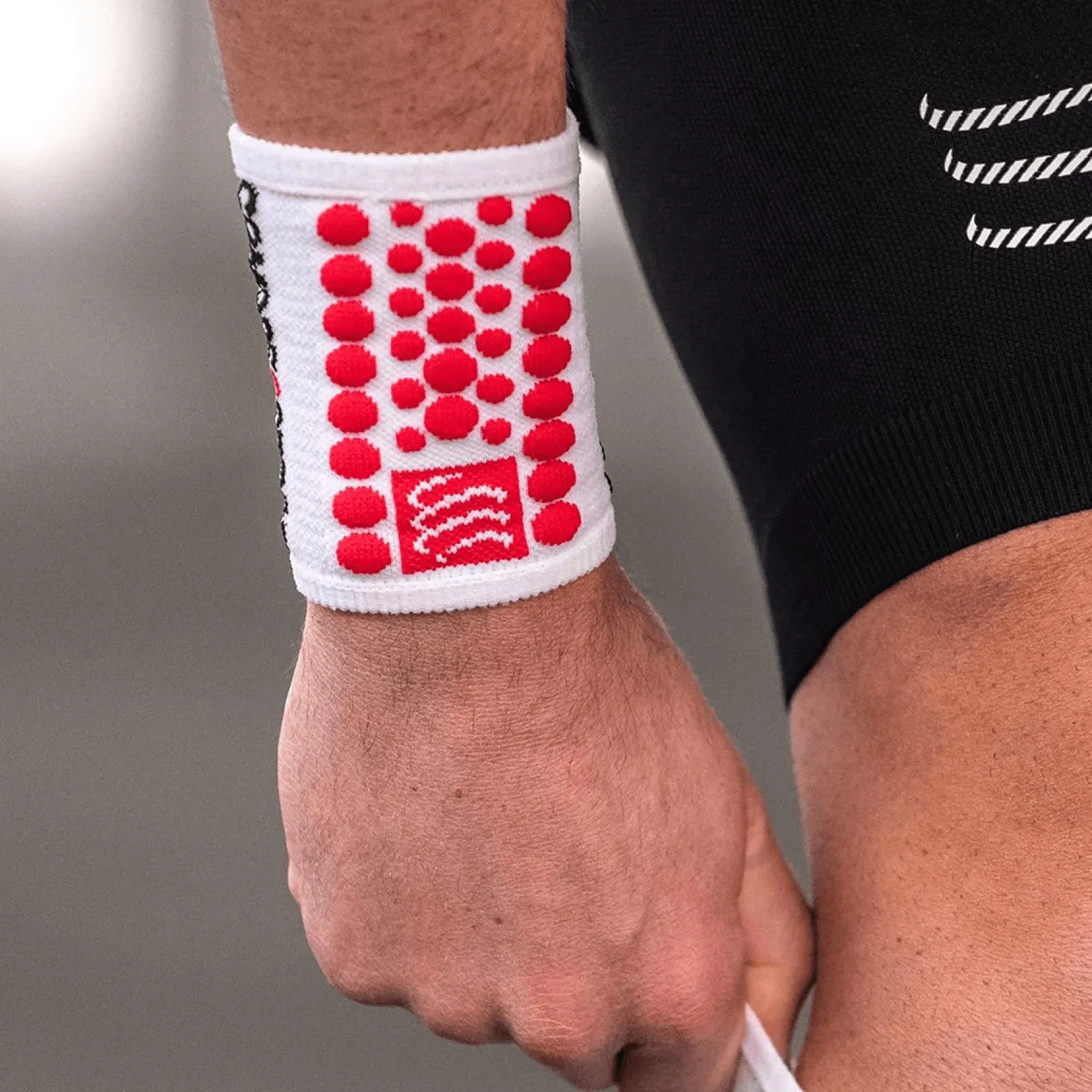Напульсник Compressport SWEATBANDS 3D.DOTS